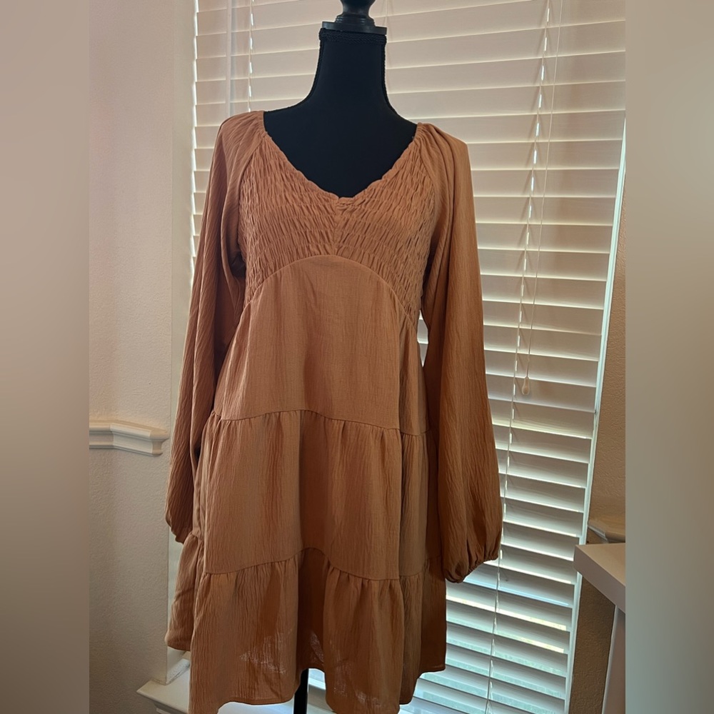 Heyson dress. NWT. Size small.